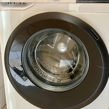 - Am Bahnhof Mit Wlan & Garten Holiday home *