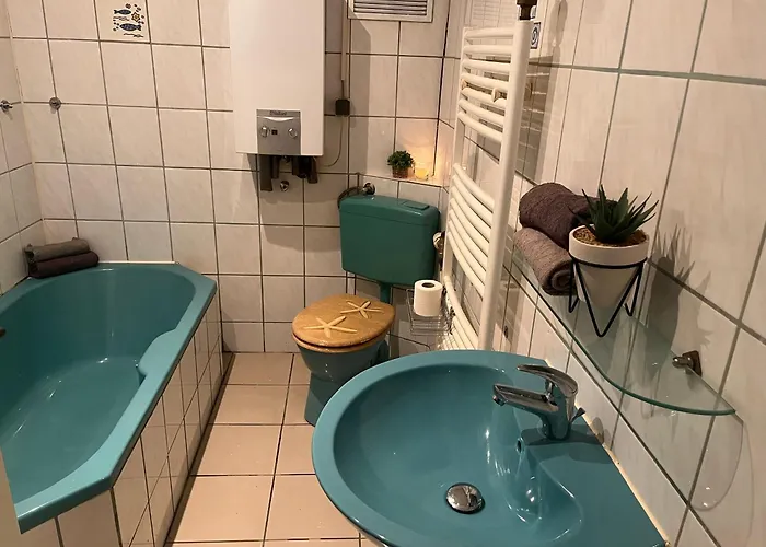 - Am Bahnhof Mit Wlan & Garten *