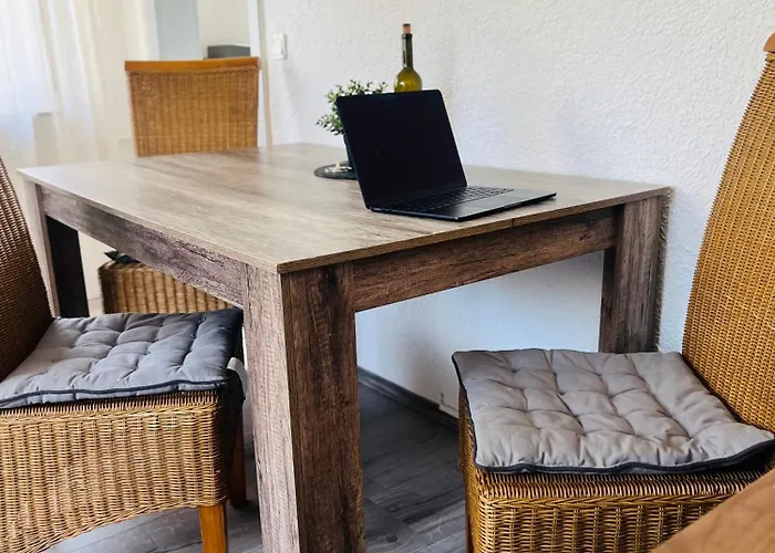 - Am Bahnhof Mit Wlan & Garten