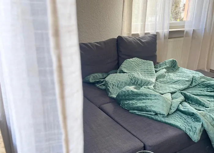 - Am Bahnhof Mit Wlan & Garten *